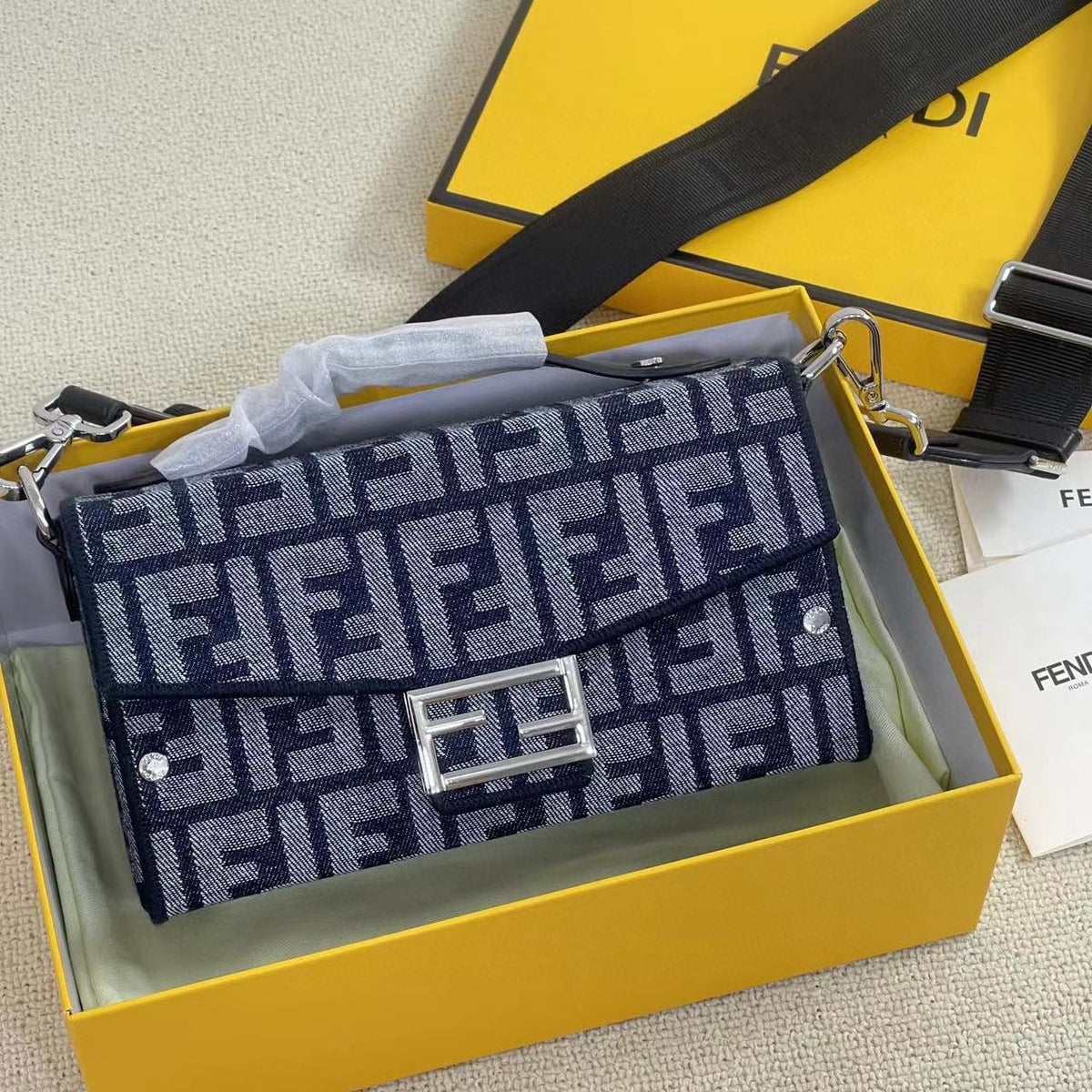 Elite Carryalls