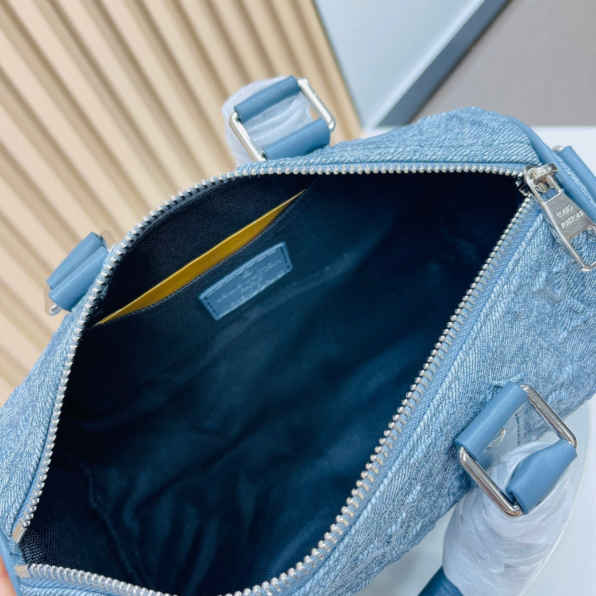Elite Carryalls