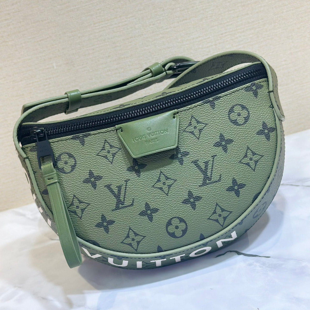 Elite Carryalls