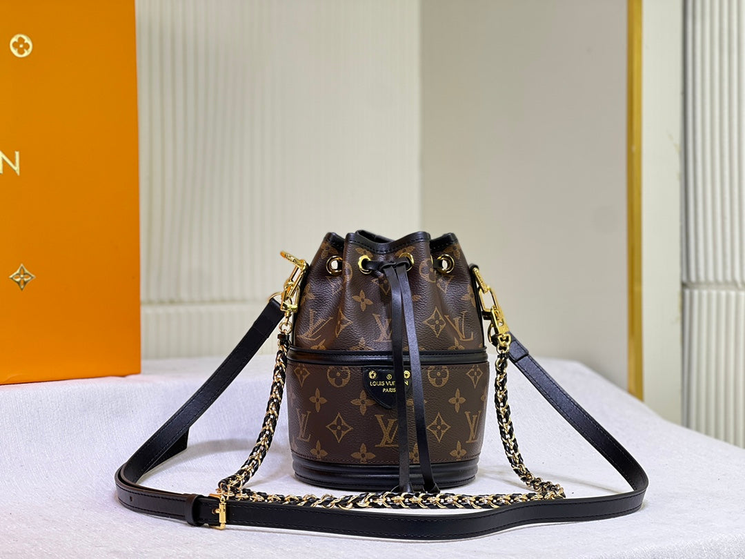 Elite Carryalls