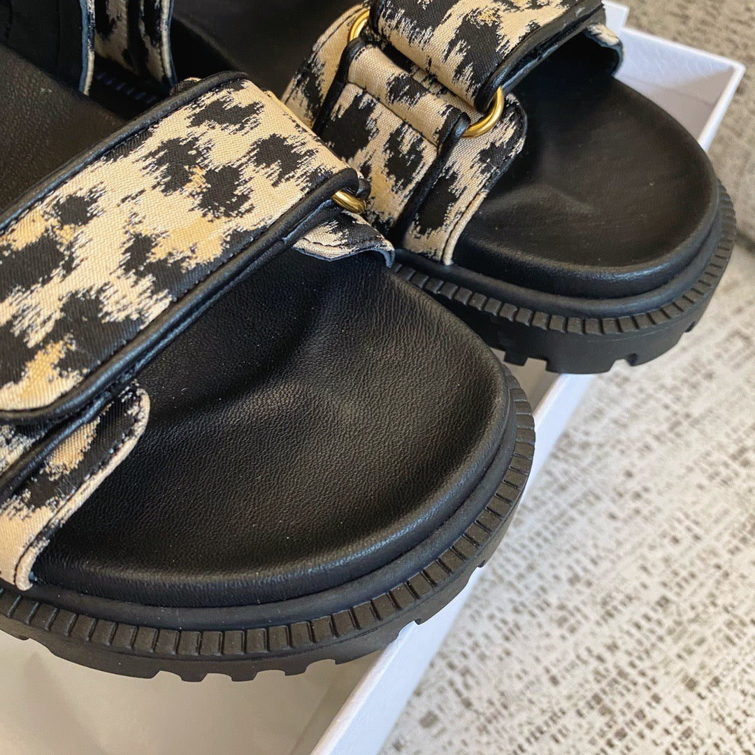 CD SANDALS