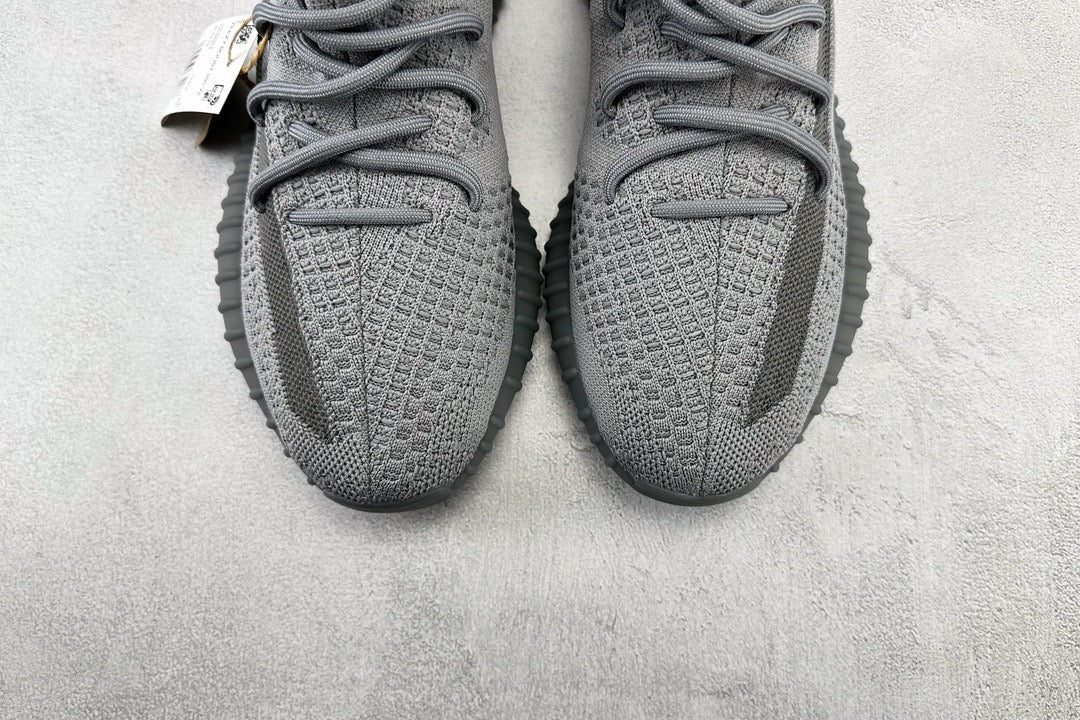 YEEZY BOOST 350 V2