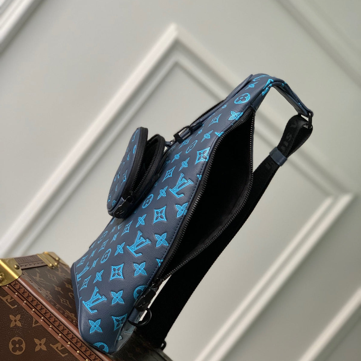 LOU DUO SLING BAG