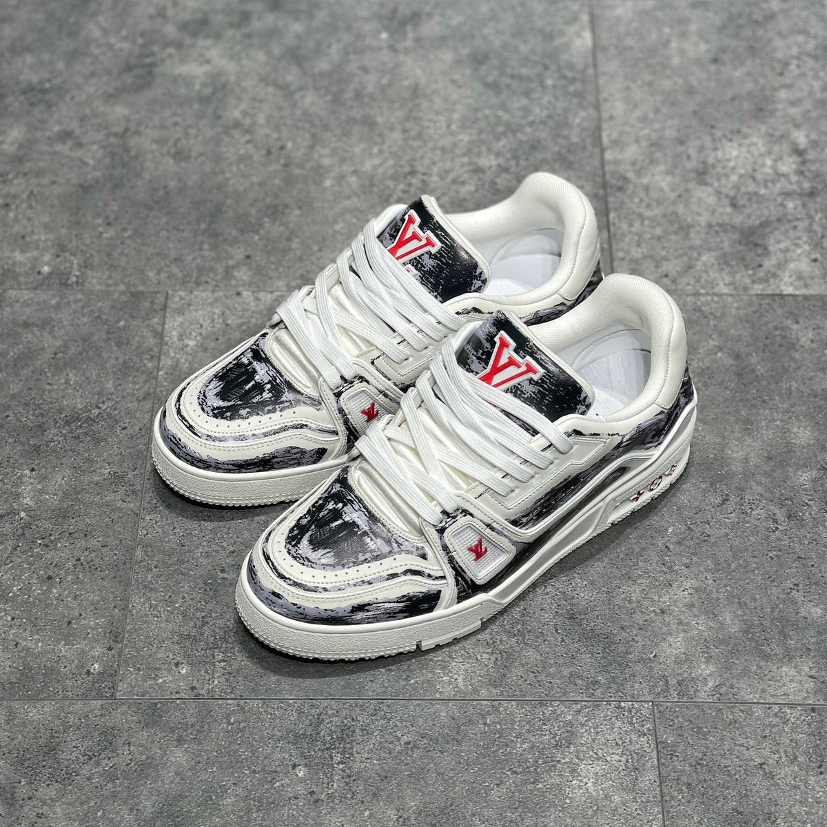 LOU TRAINERS