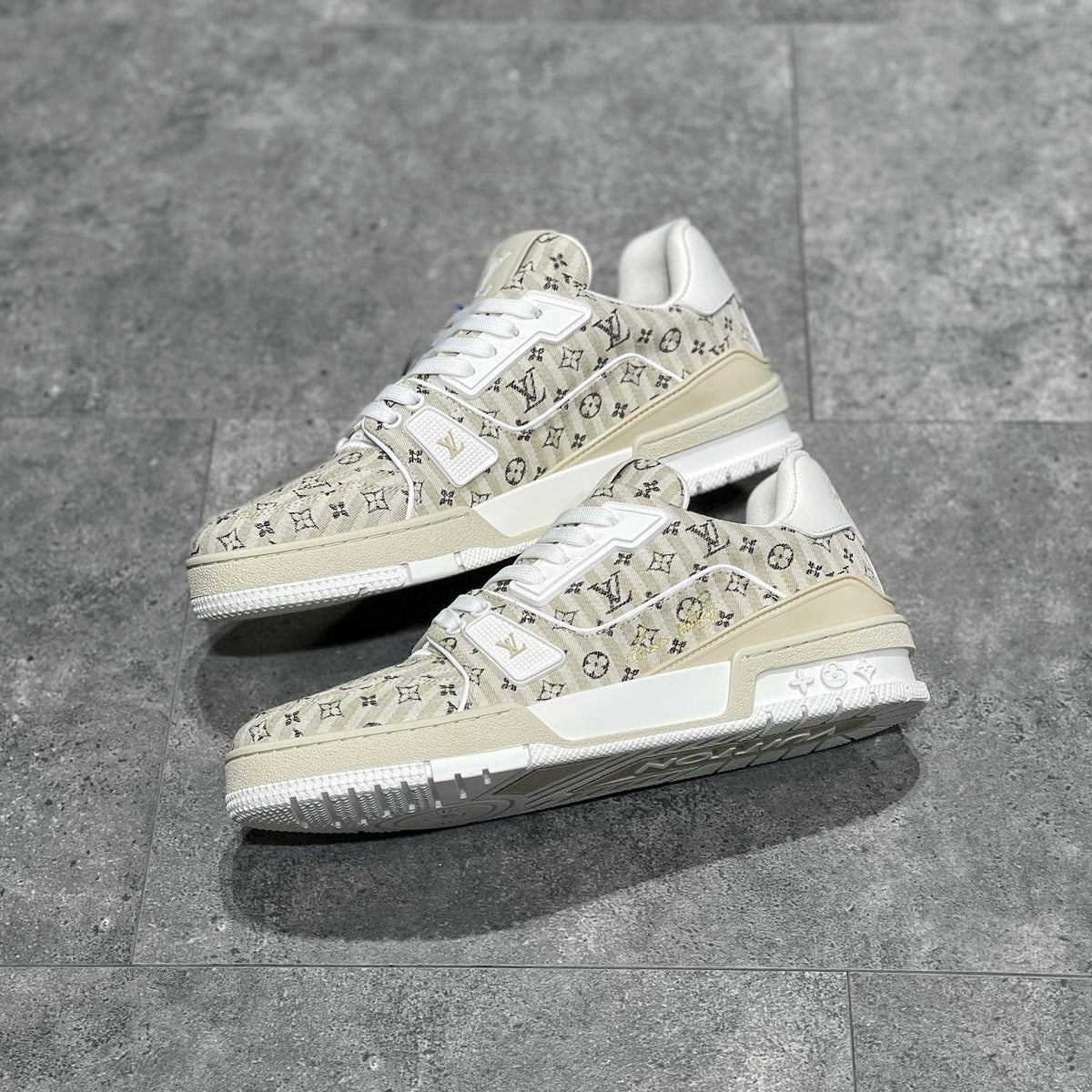 LOU TRAINERS