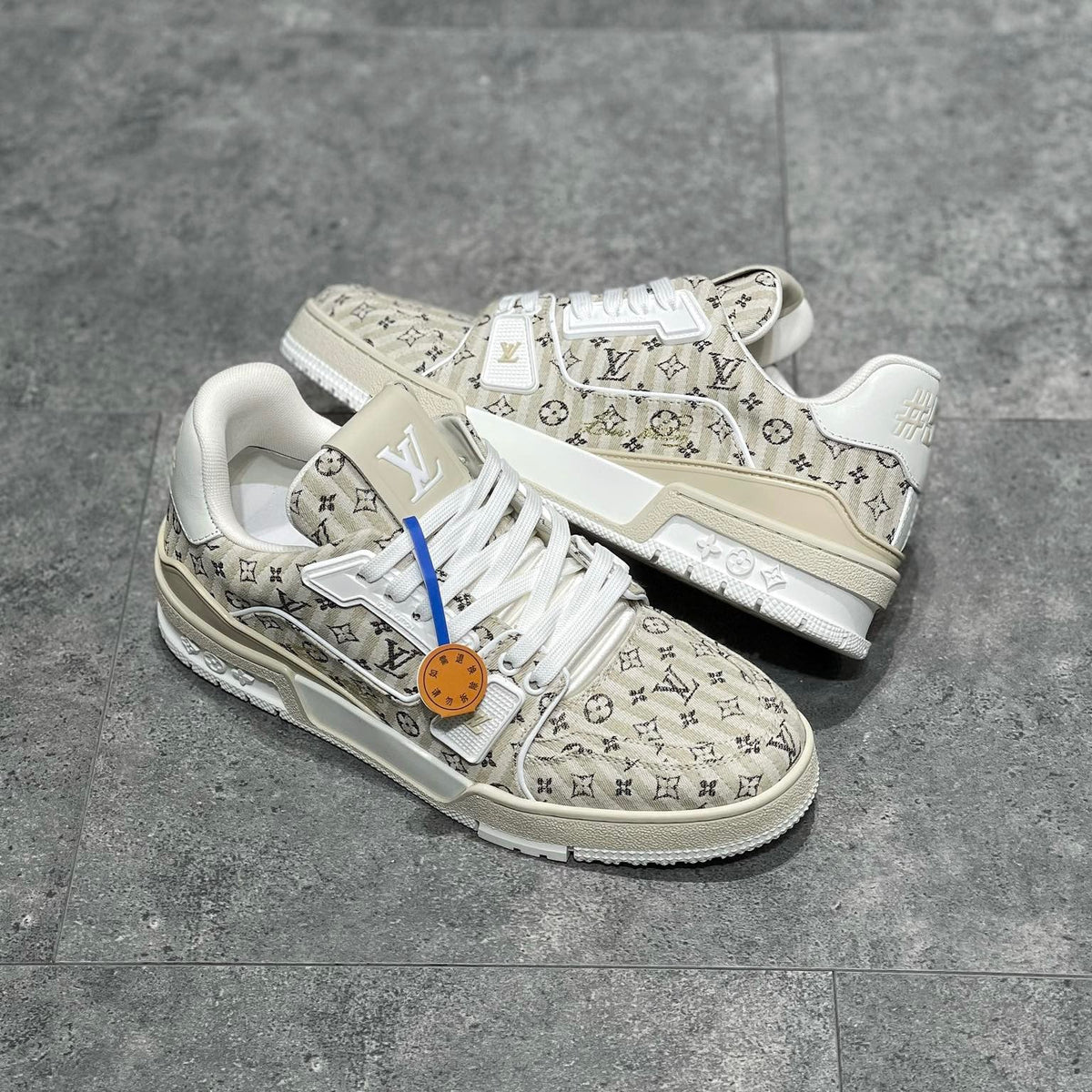 LOU TRAINERS
