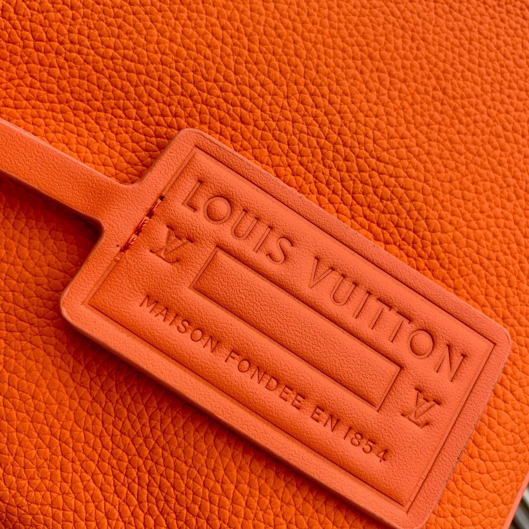 LOU TAKEOFF POUCH