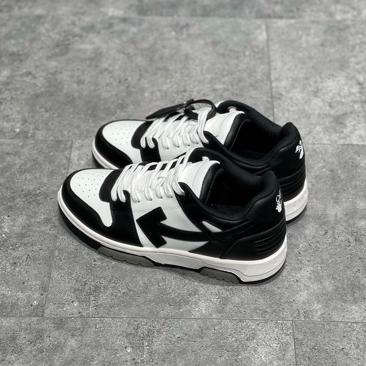 OFF W OUT OF OFFICE SNEAKERS