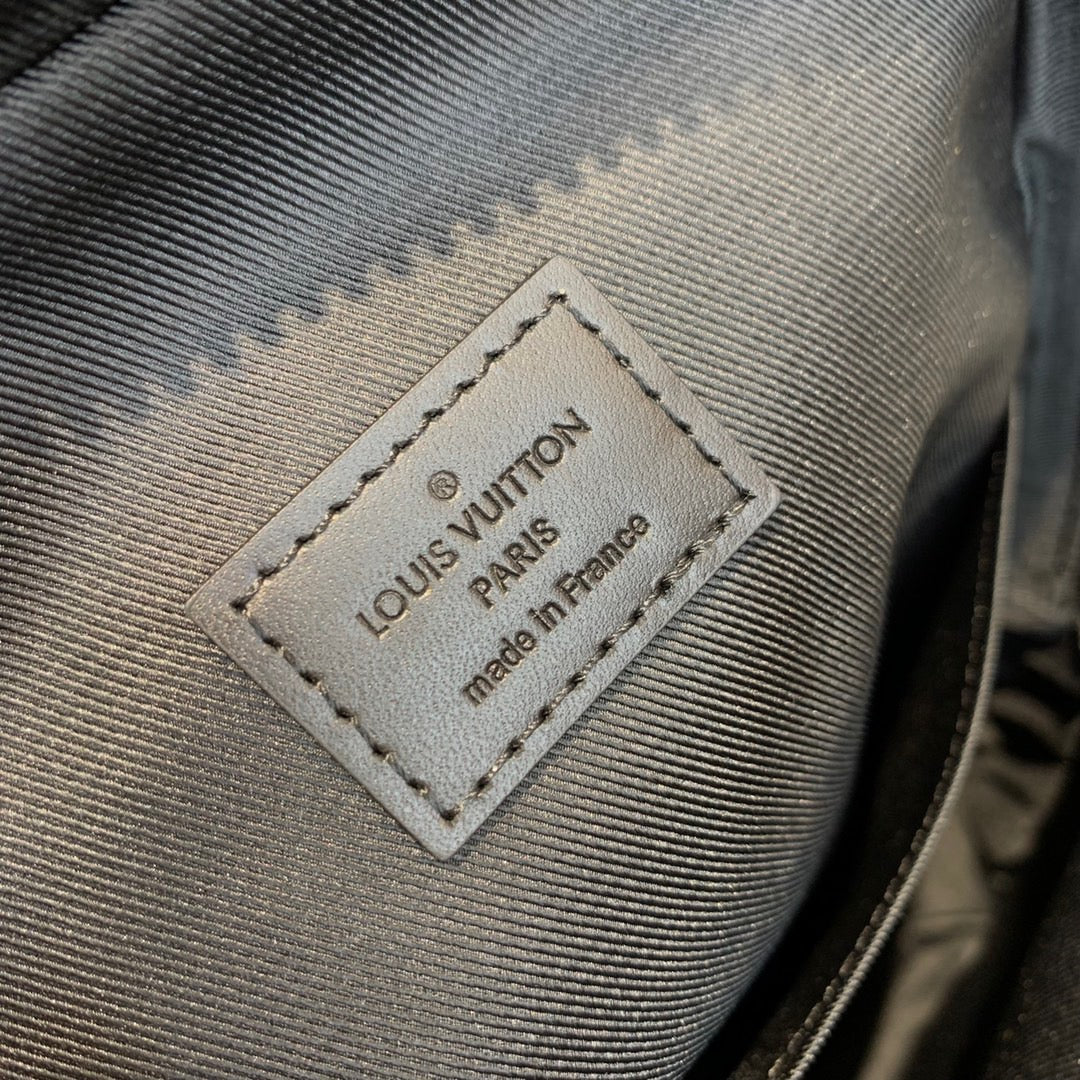 LOU AVENUE SLINGBAG