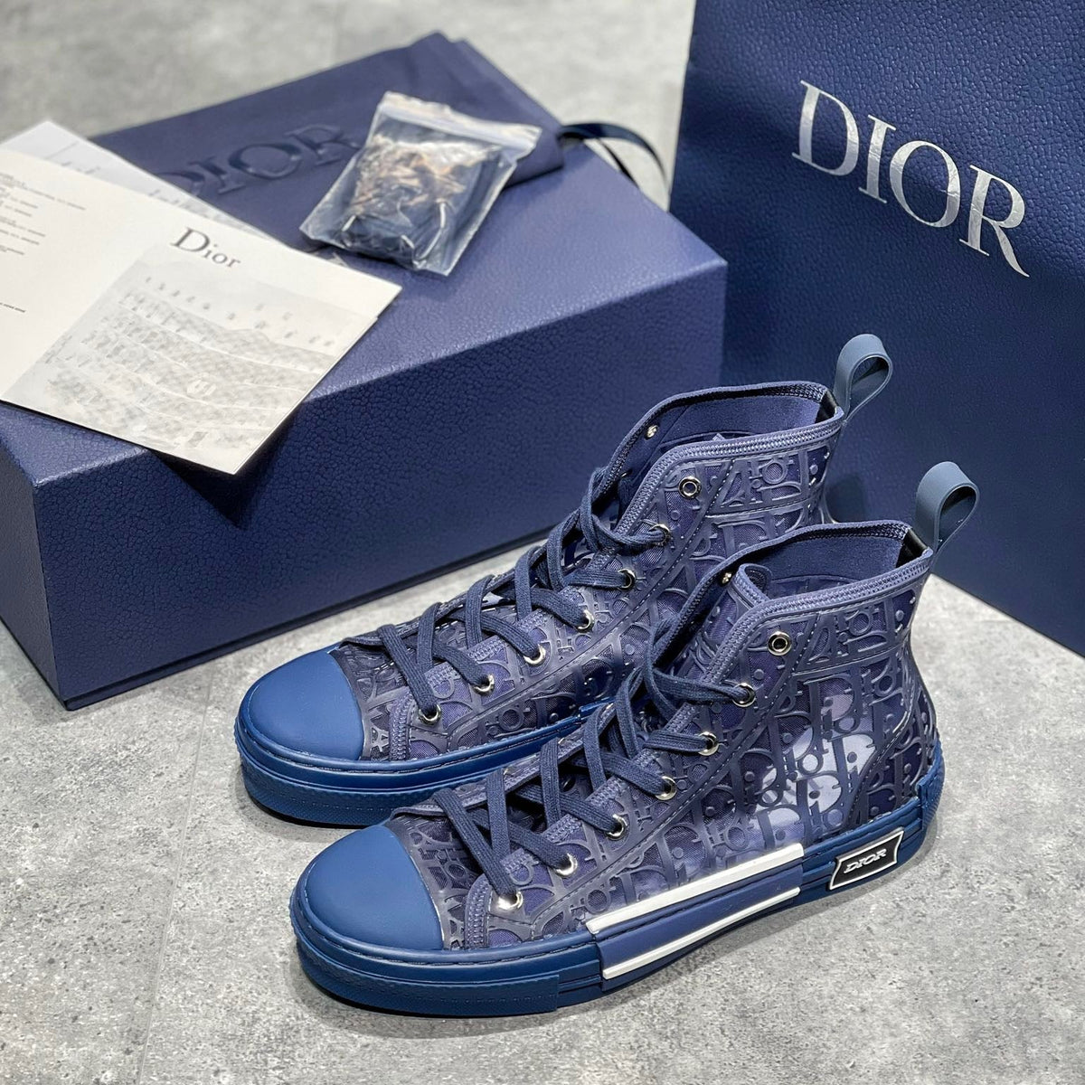 CD B23 SNEAKERS