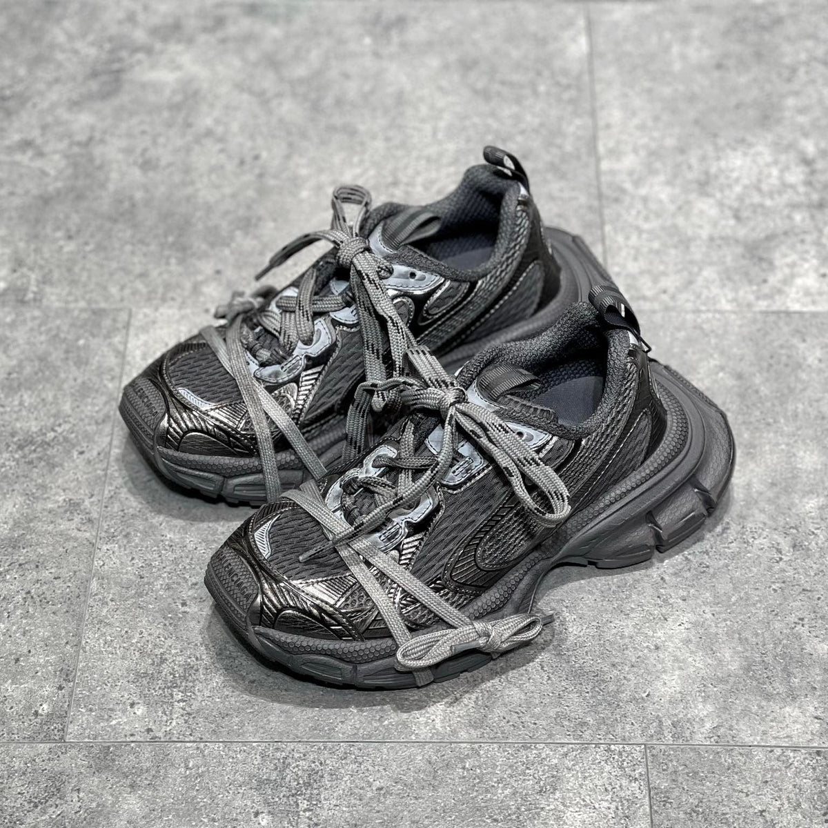 BAL 3XL TRAINERS