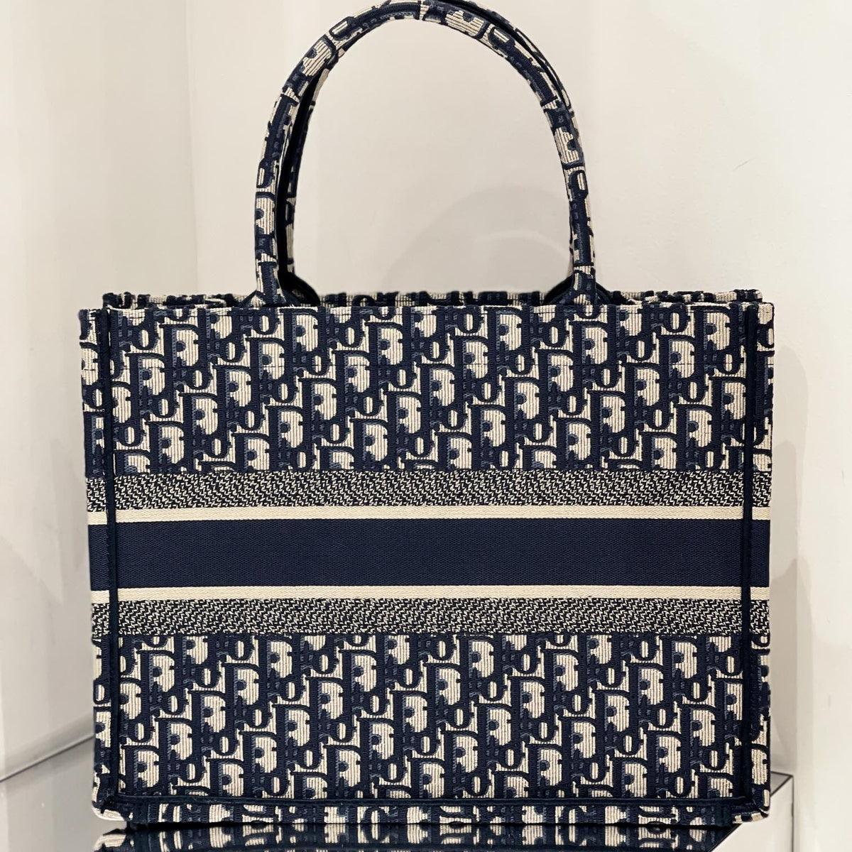 CD MEDIUM BOOK TOTE BAG