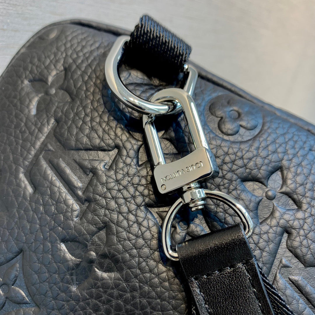 LOU AVENUE SLINGBAG