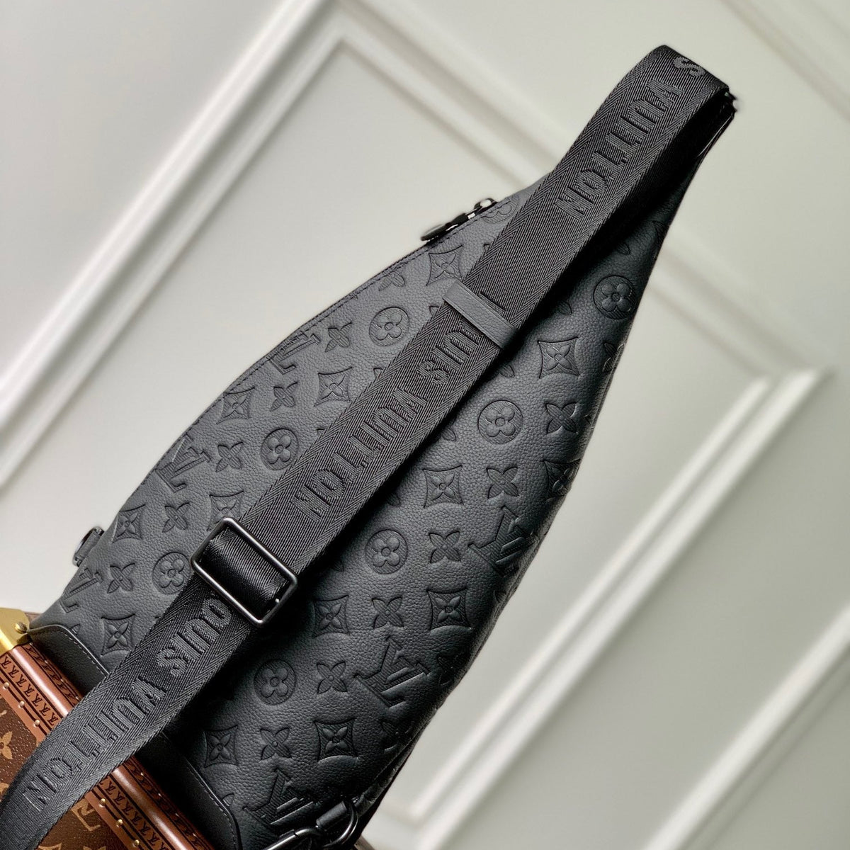 LOU DUO SLING BAG