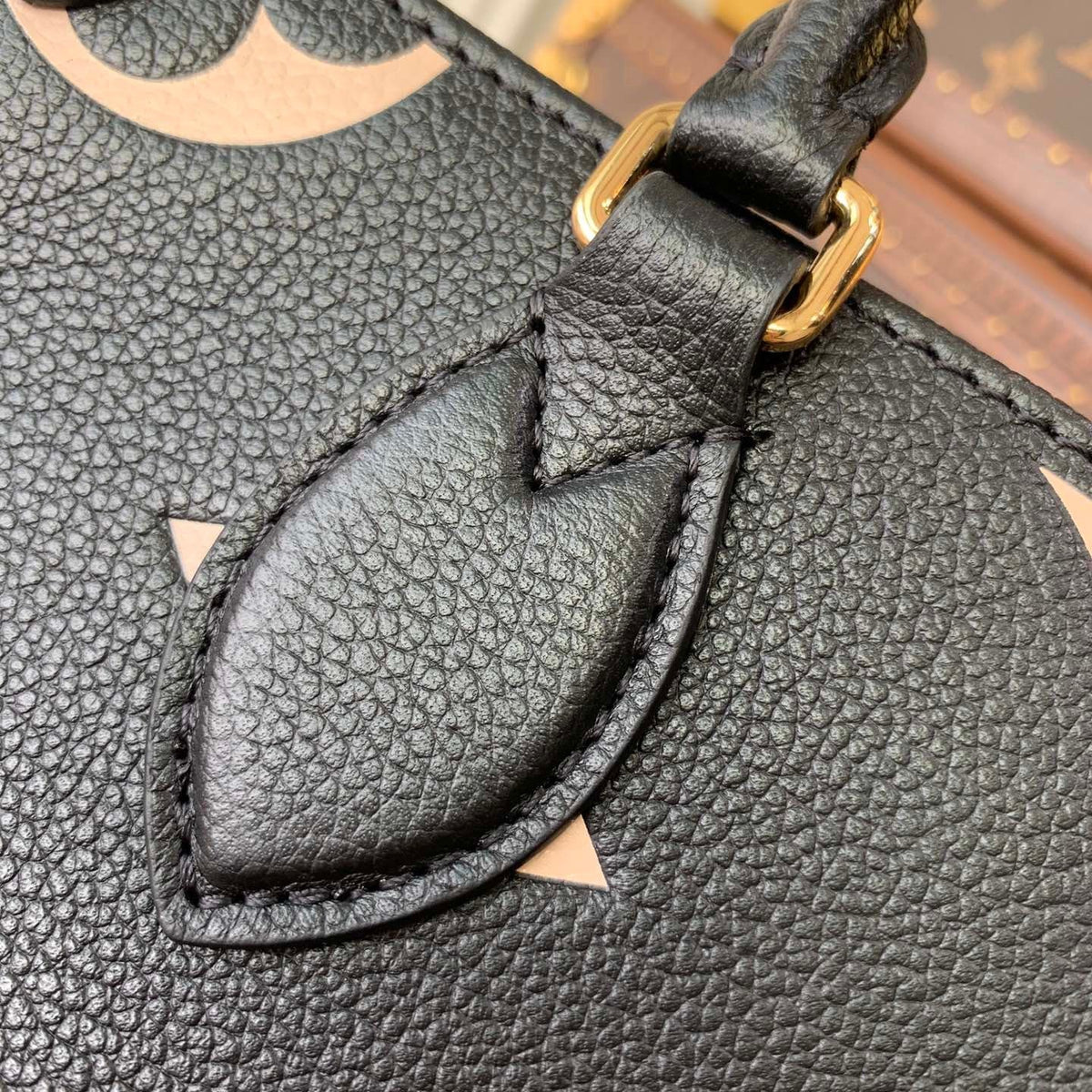 LOU ONTHEGO PM TOTE BAG ND by