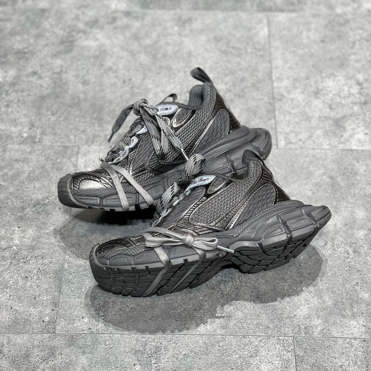 BAL 3XL TRAINERS