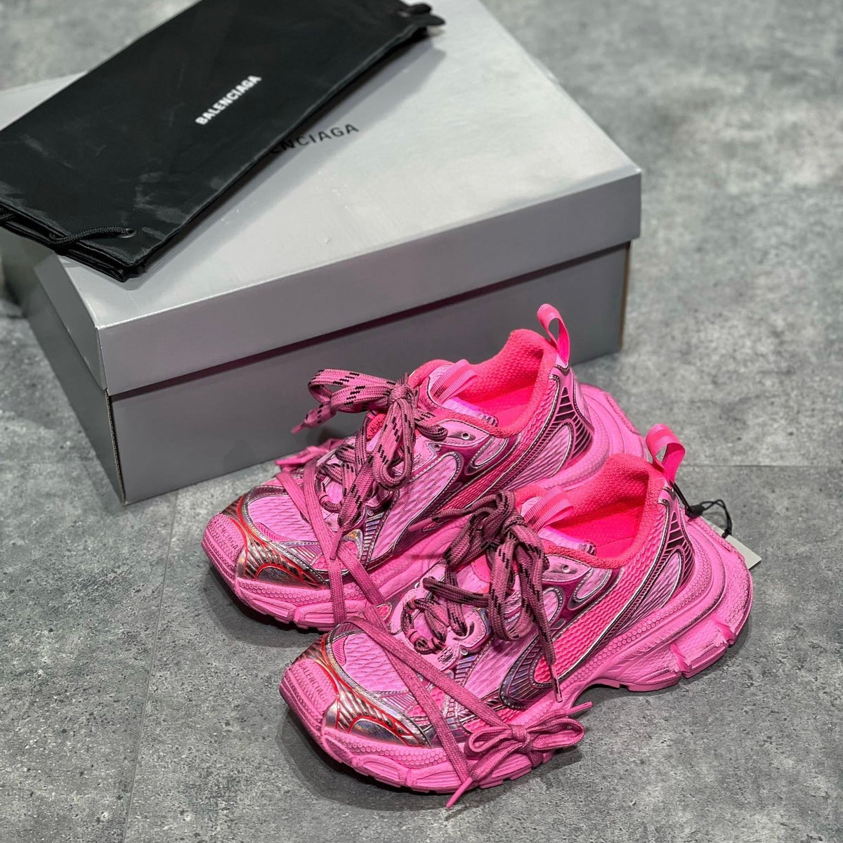 BAL 3XL TRAINERS