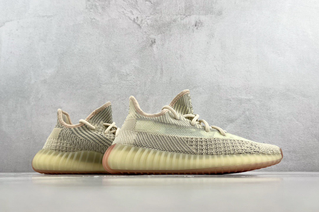 YEEZY BOOST 350 V2