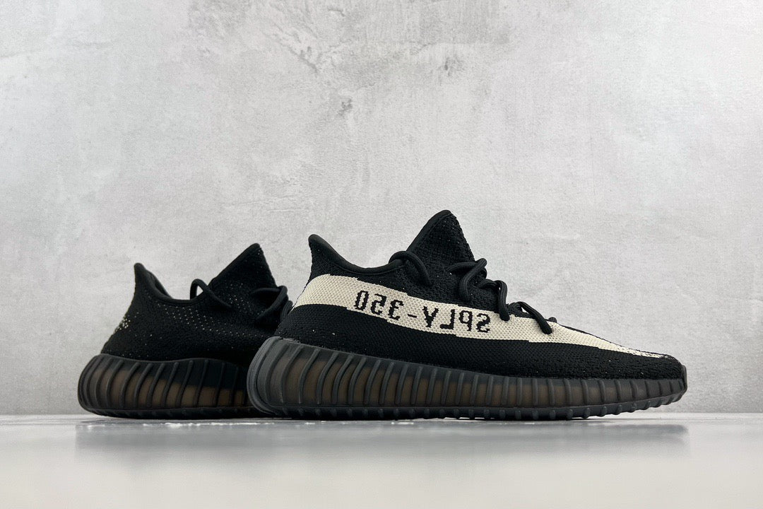 YEEZY BOOST 350 V2