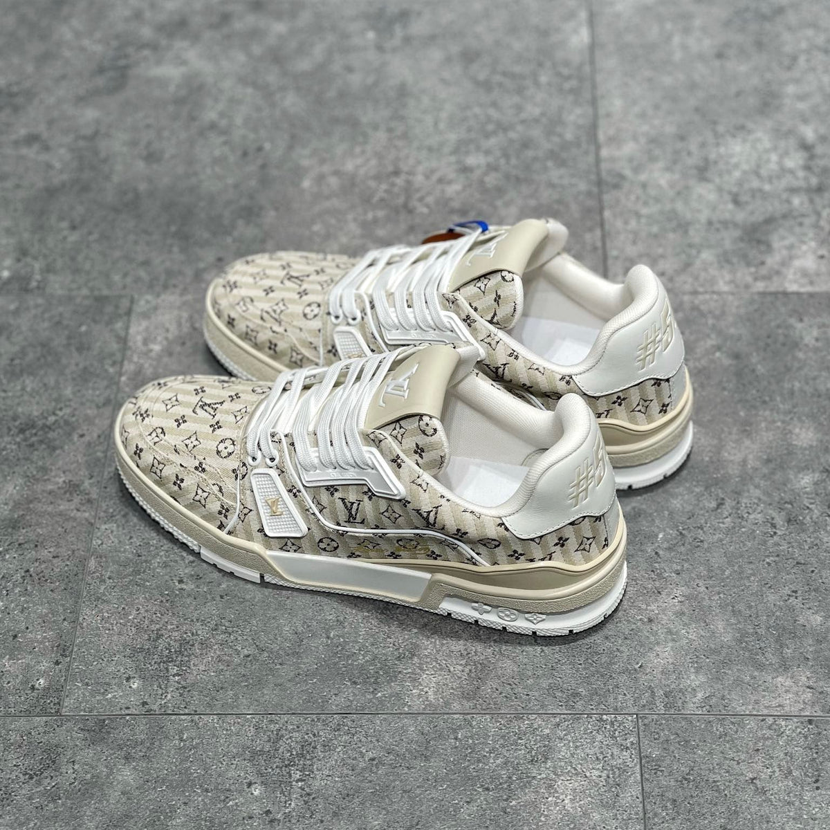 LOU TRAINERS