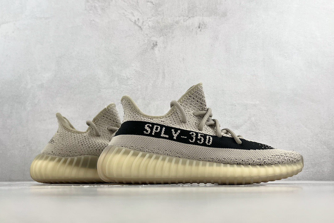 YEEZY BOOST 350 V2