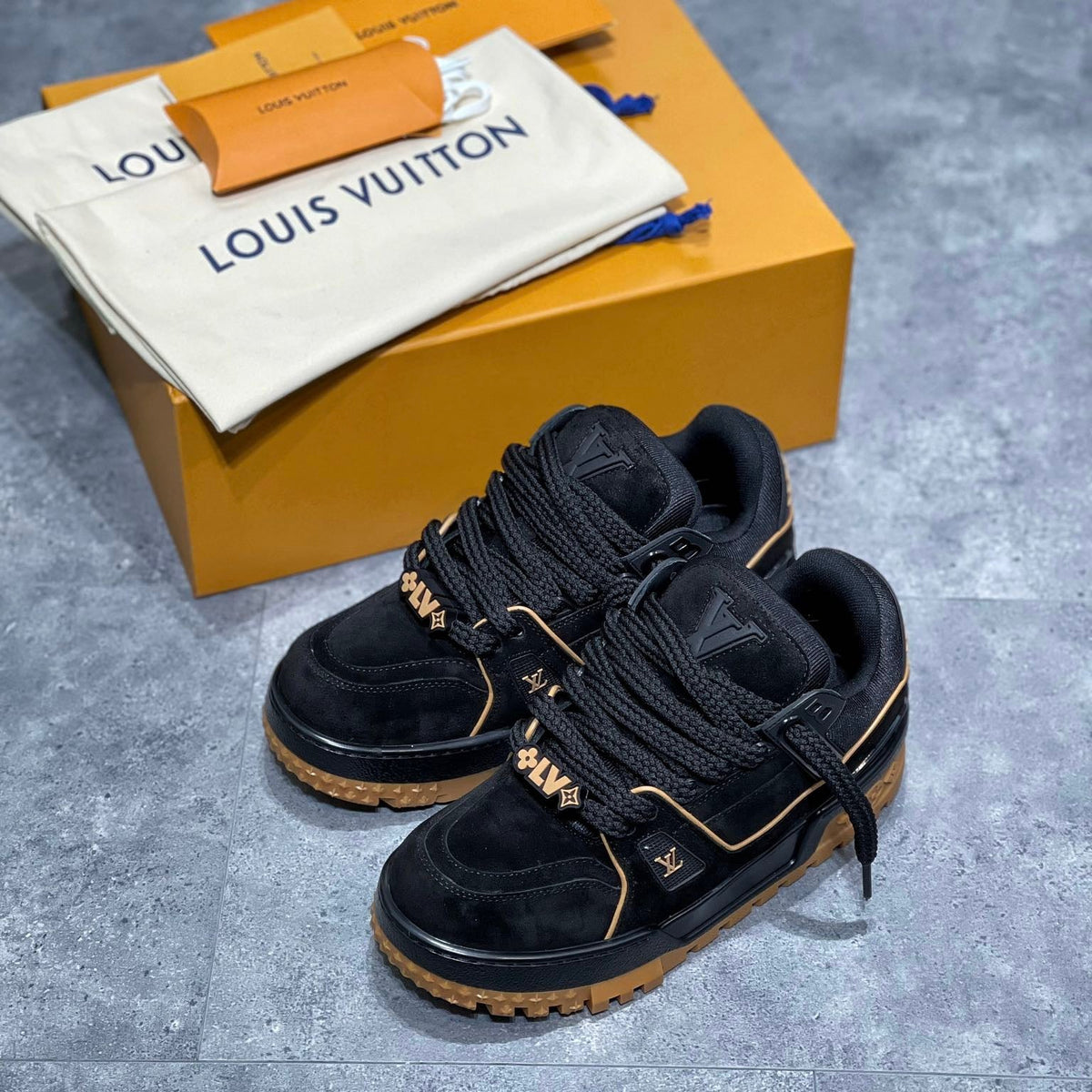LOU TRAINERS