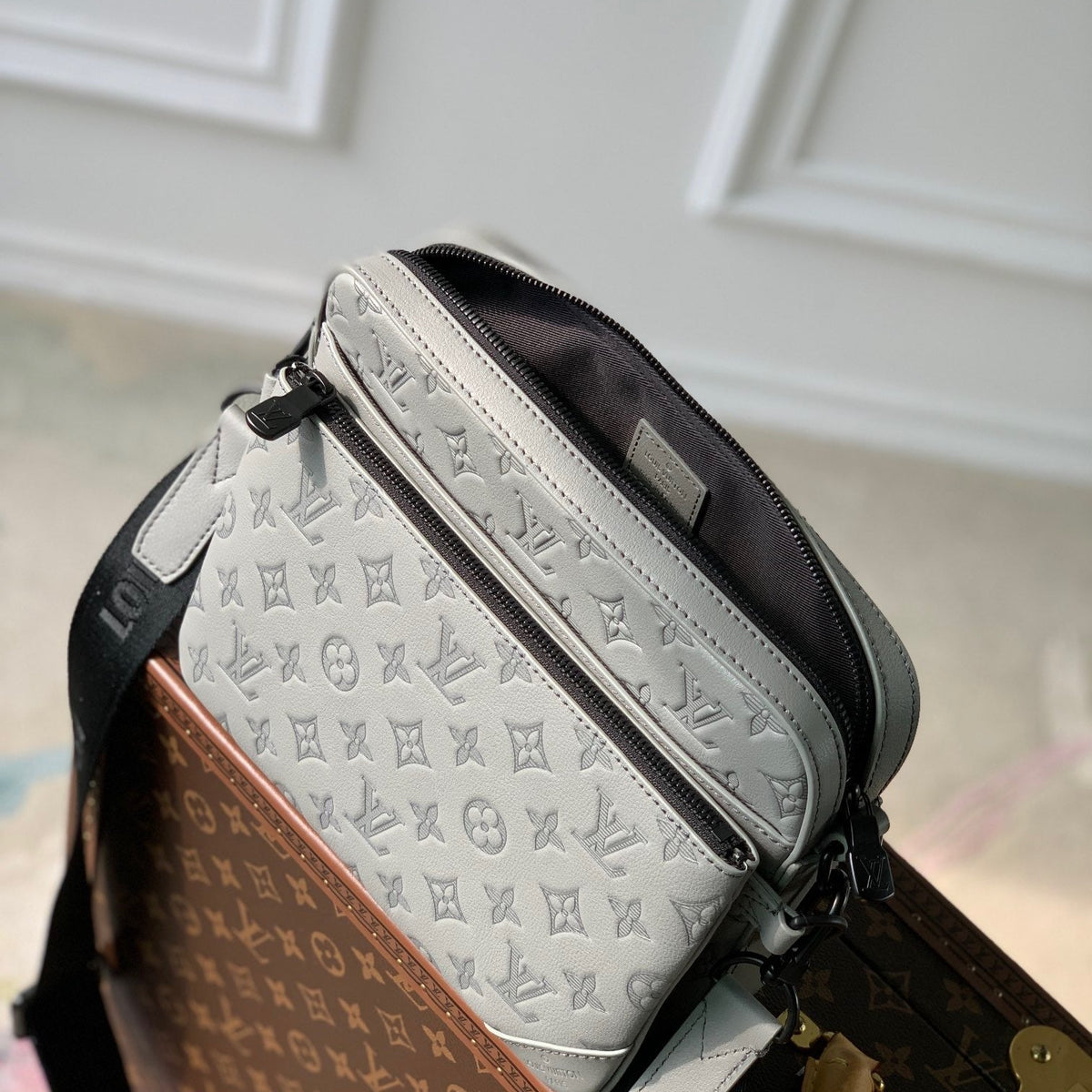 LOU TRIO MESSENGER BAG