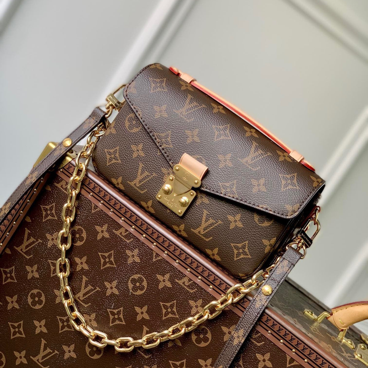 LOU POCHETTE METIS EAST WEST BAG