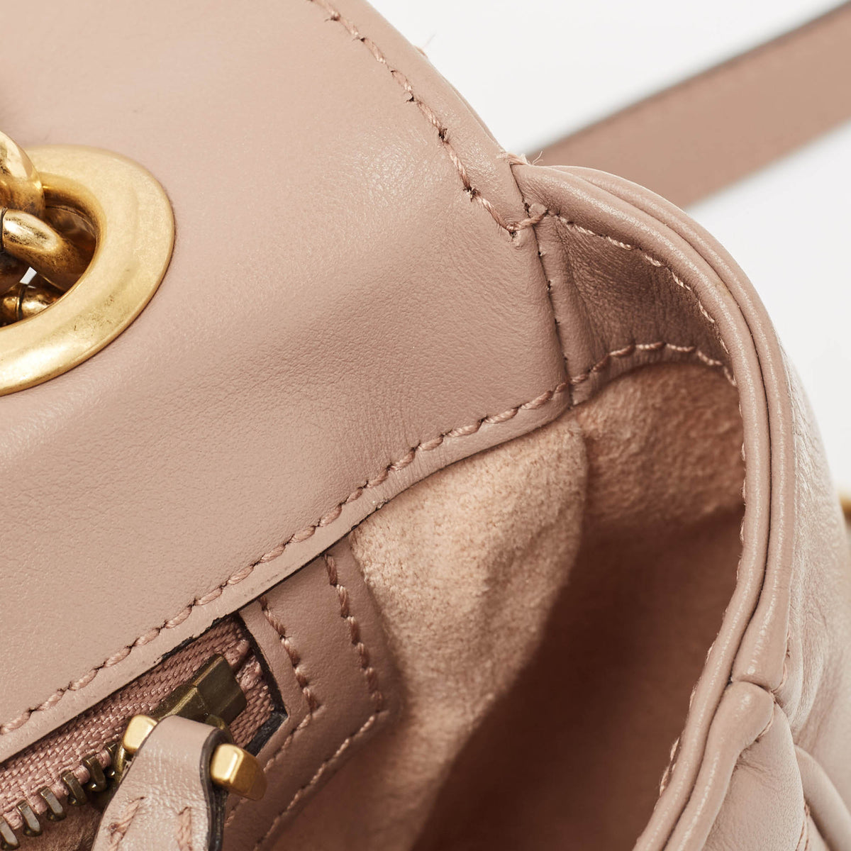 GUCCI Beige Matelasse Leather Small GG Marmont Shoulder Bag