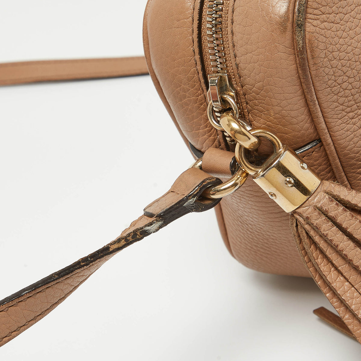 GUCCI Beige Leather Small Soho Disco Crossbody Bag