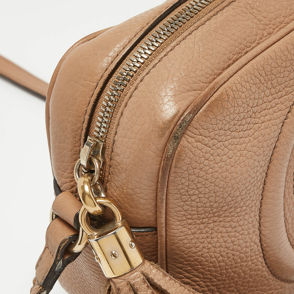 GUCCI Beige Leather Small Soho Disco Crossbody Bag