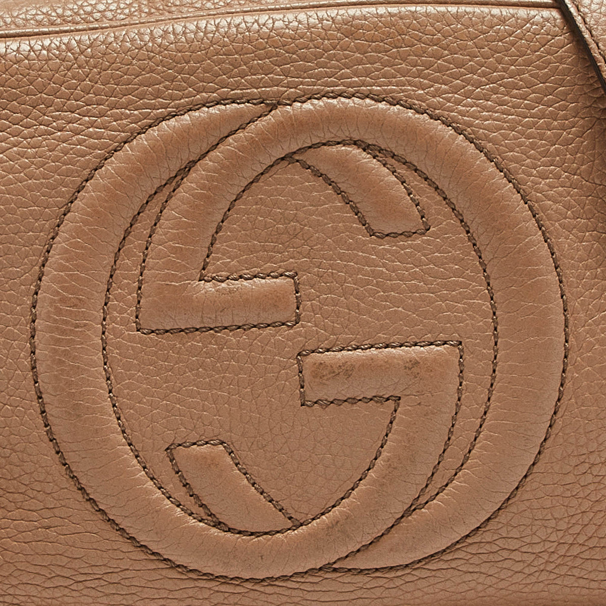 GUCCI Beige Leather Small Soho Disco Crossbody Bag