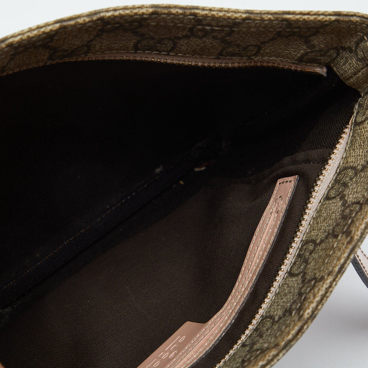 GUCCI Beige/Pink GG Supreme Canvas and Patent Leather Crossbody Bag
