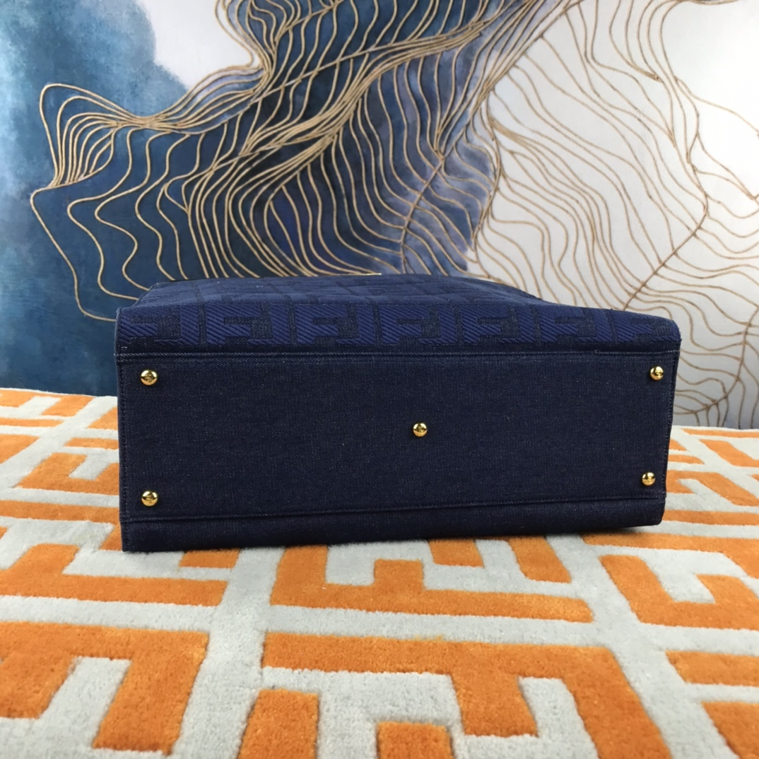 Elite Carryalls