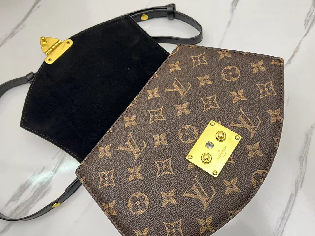 Elite Carryalls