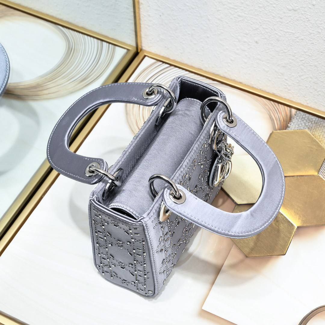 I W - CHL Bags - 798