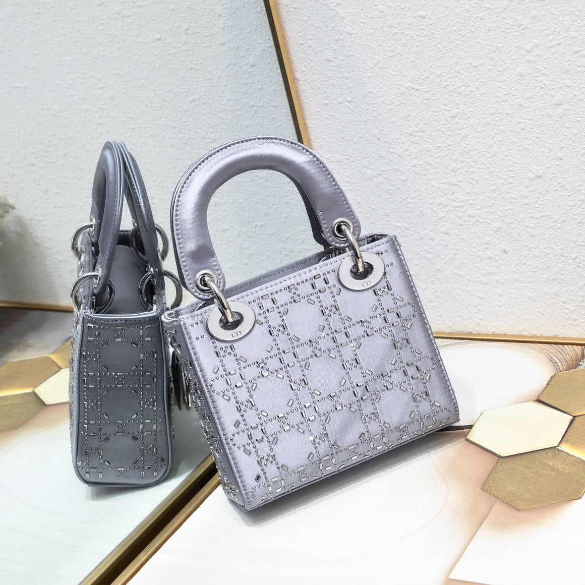 I W - CHL Bags - 798
