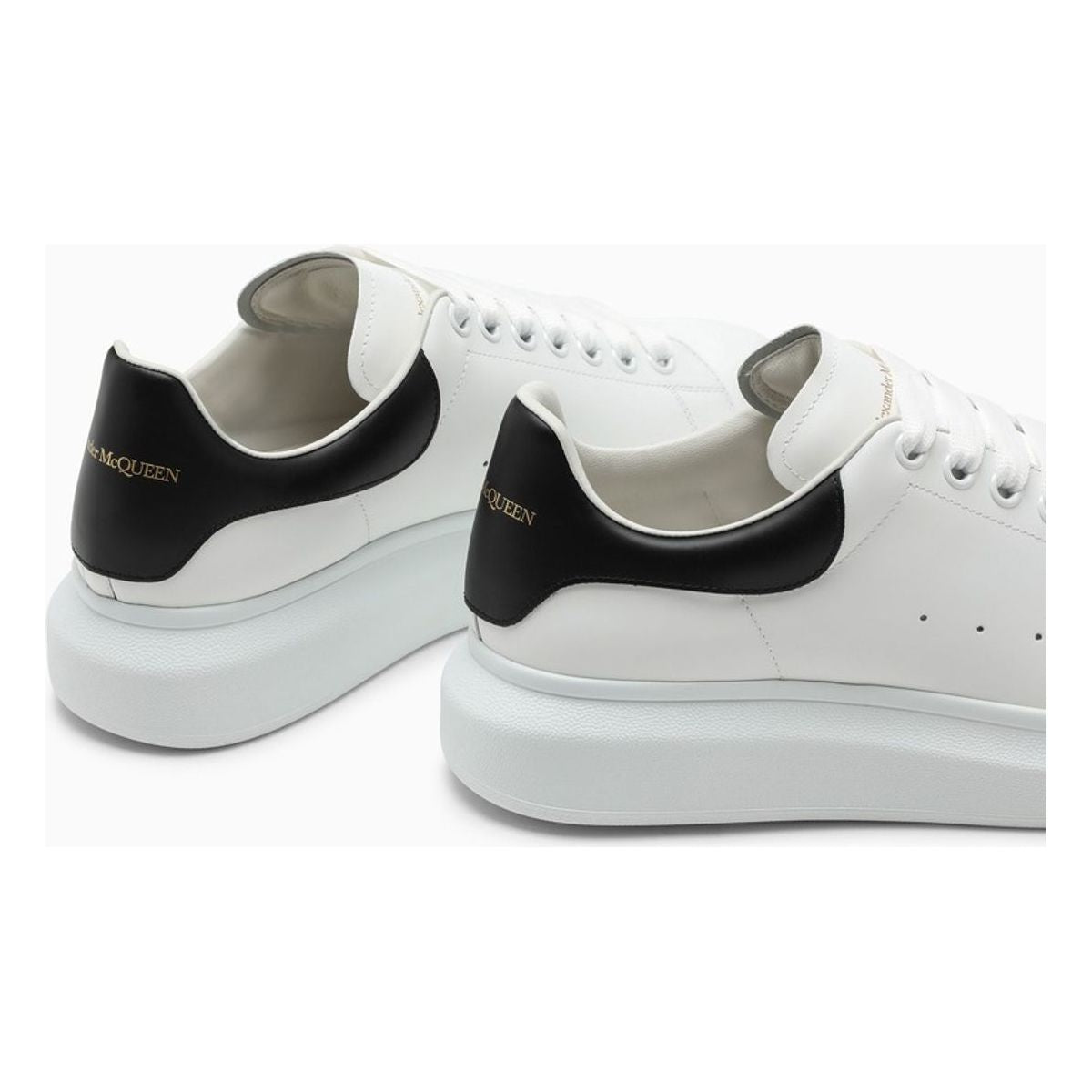 OVERSIZED SNEAKER