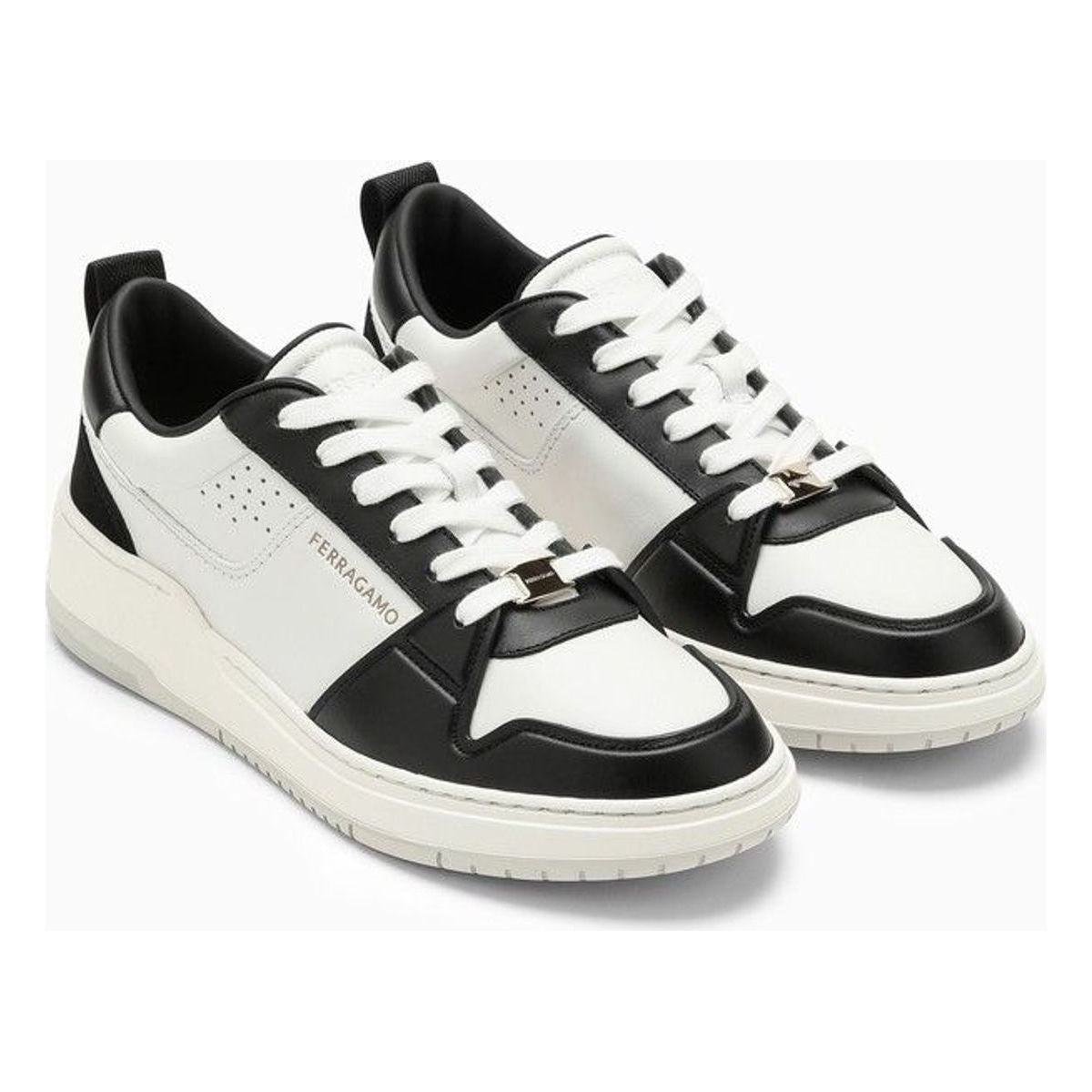 LOW BLACK/WHITE LEATHER TRAINER