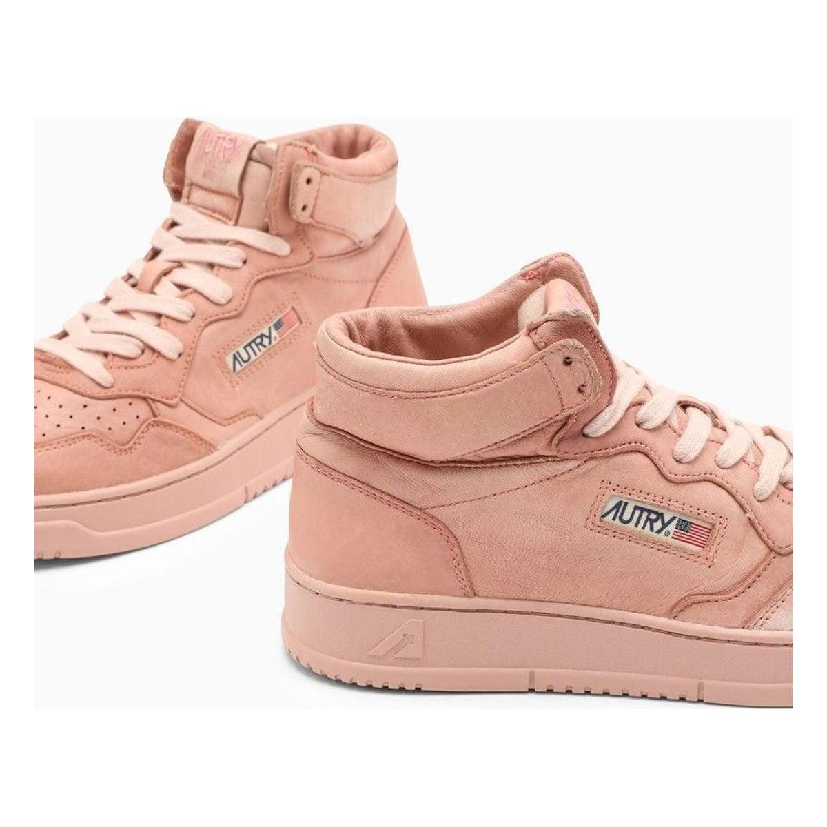 MEDALIST MID SNEAKERS IN PEACH SUEDE