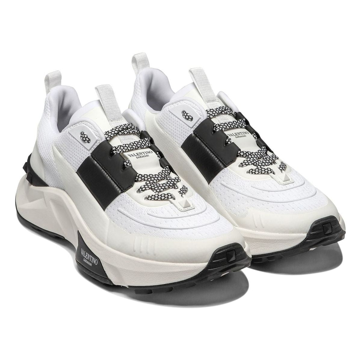 "TRUE ACT"  SNEAKERS