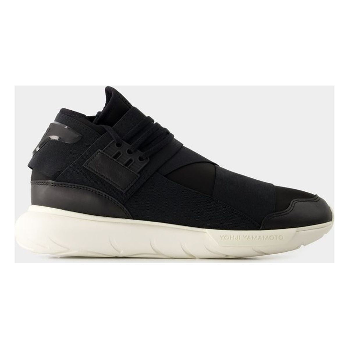 QASA SNEAKERS