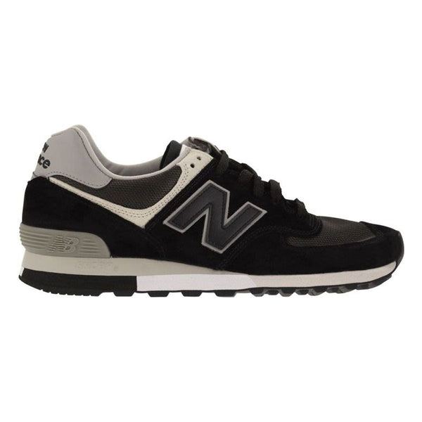 576 - SNEAKERS