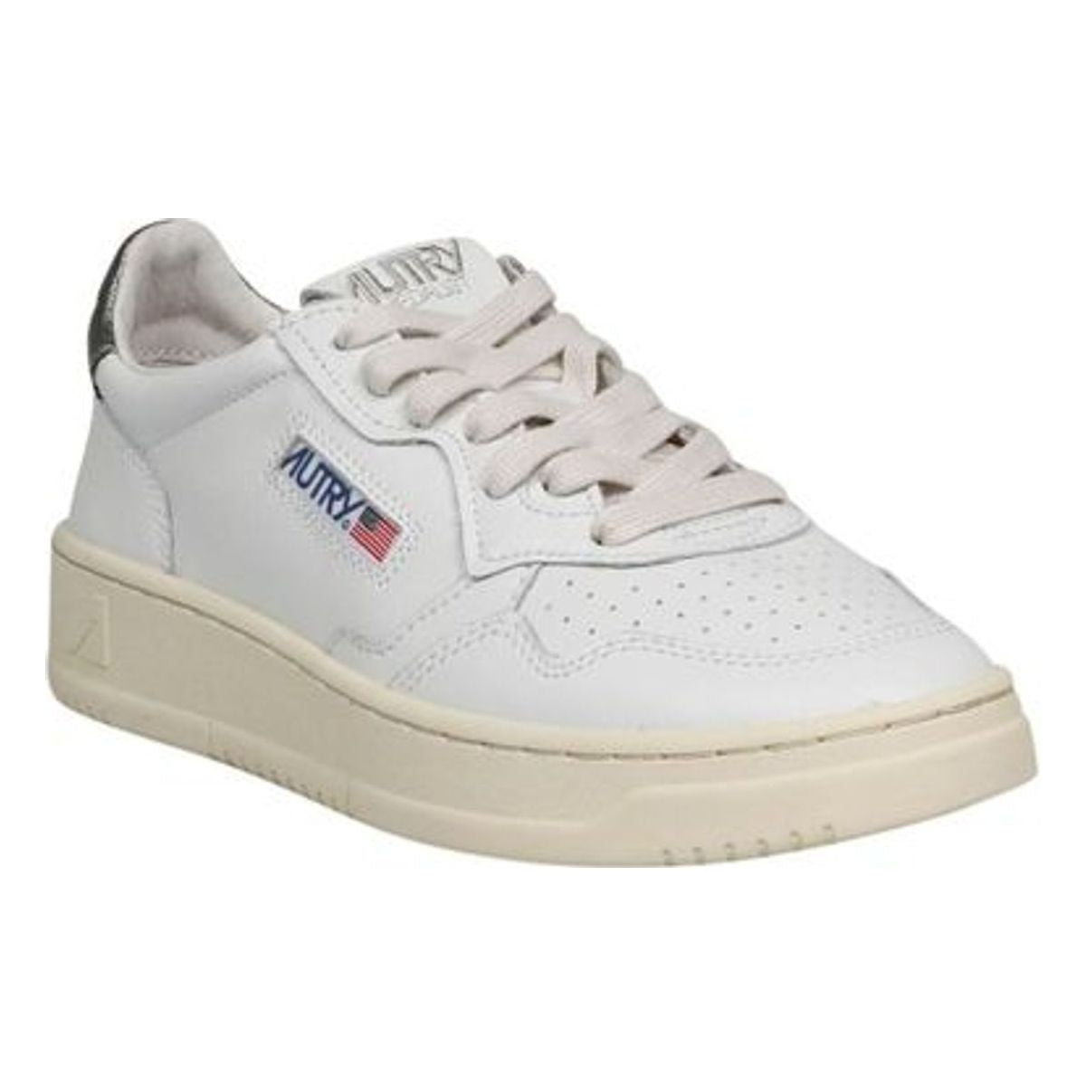 MEDALIST SNEAKERS