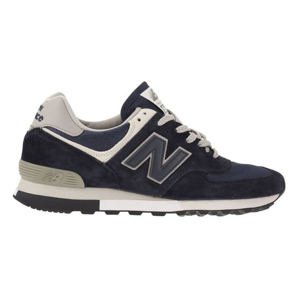 576 - SNEAKERS