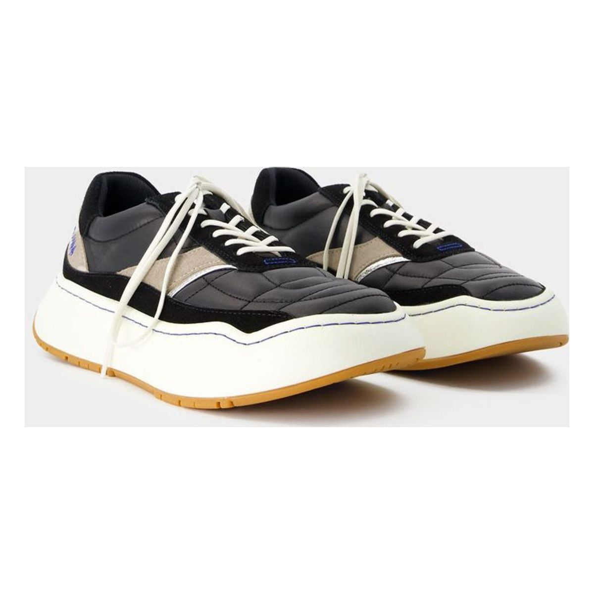 Log Sneakers