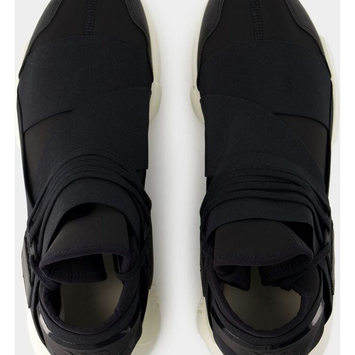 QASA SNEAKERS