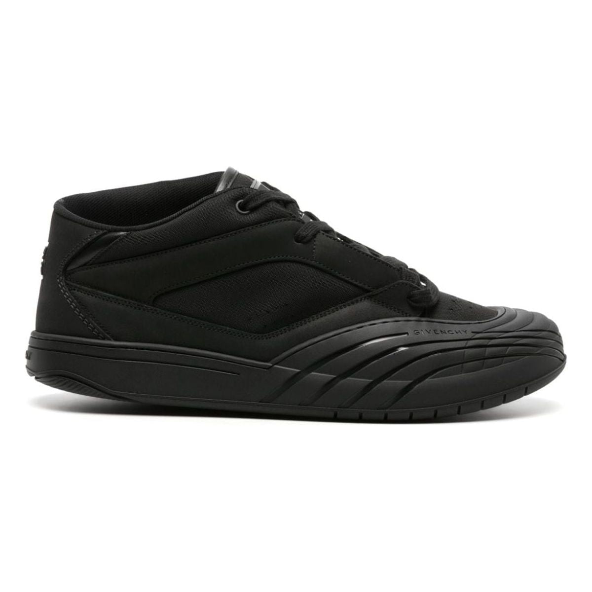 SKATE SNEAKERS