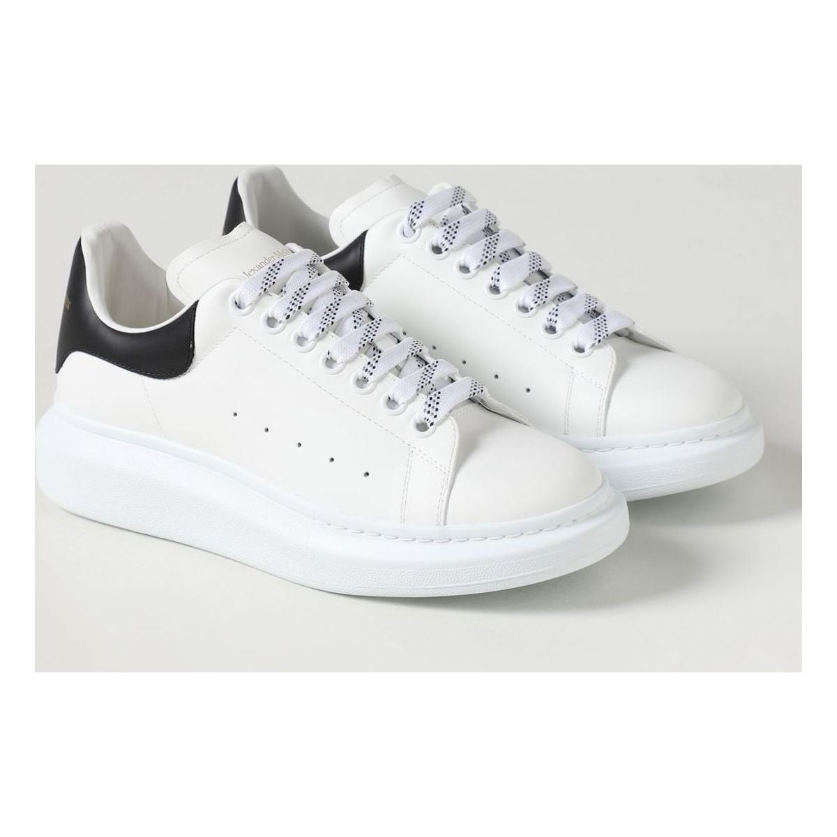 OVERSIZED SNEAKER