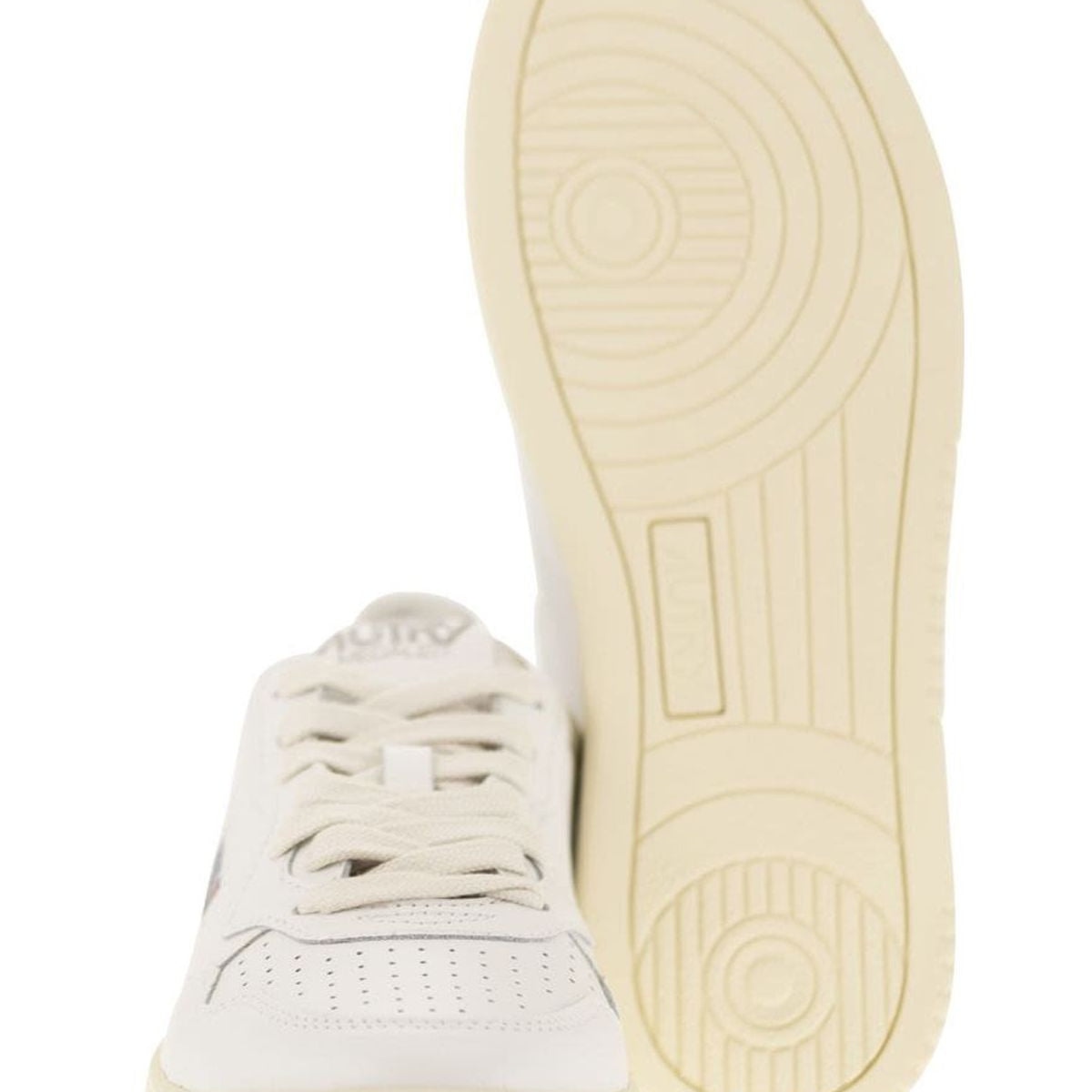 MEDALIST WHITE/LIGHT BLUE TRAINER
